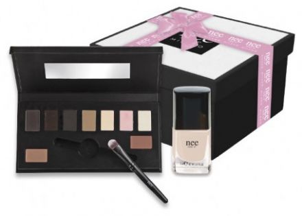 Nee Vánoční sada č.4 - Paletka očních stínů 9 x 09g + Lak na nehty 10ml Dárková sada