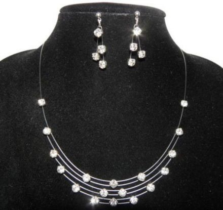 Svatební a společenská souprava Bílá 393308