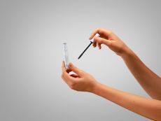 Kerasilk Flyway Wand - Řasenka na rozlétané vlasy 8 ml