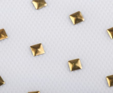 Nažehlovací kamínky do vlasů zlatá 70ks