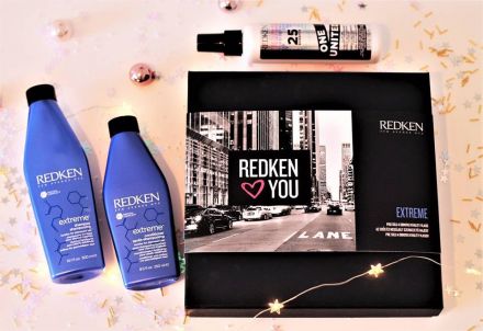 Redken Extreme Vánoční set - Šampon na poškozené vlasy 300ml + Kondicioner na poškozené vlasy 250ml + United One 150ml Dárková sada