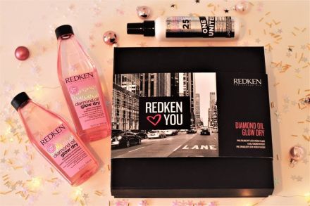 Redken Diamond Oil Glow Dry Vánoční Set - Šampon 300 ml + kondicionér 250 ml + pečující sprej 150 ml Dárková sada