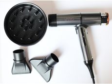 Varis IQ Dryer - Profesionální fén na vlasy